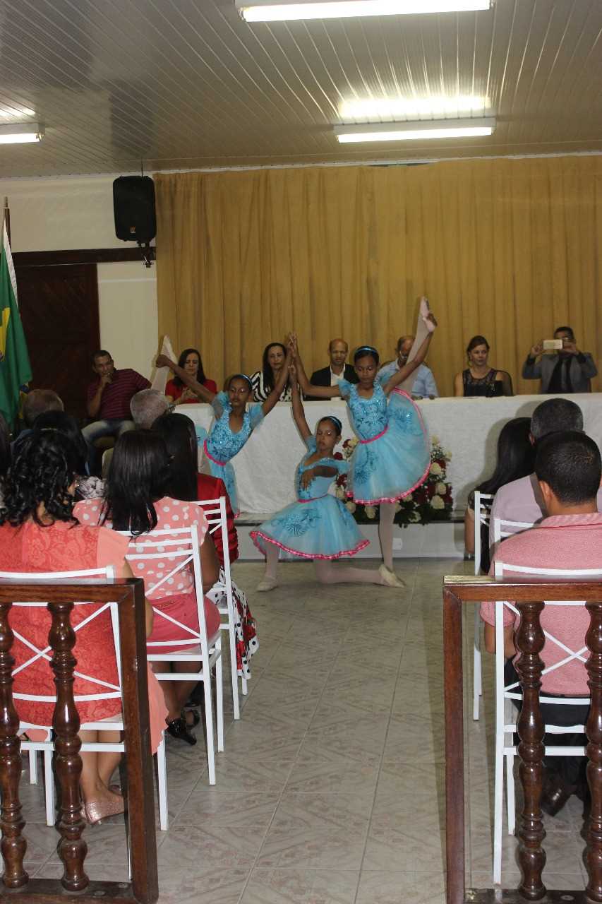 Diretores eleitos da Rede de Ensino tomam posse na Câmara de Vereadores